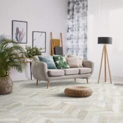 Kaindl Alnwig Oak - Chevron Parquet 8mm Laminate Flooring (333482)