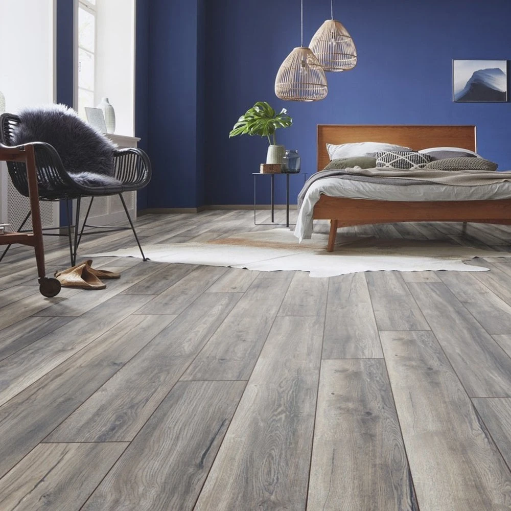 Kronotex Harbour Grey Oak - Robusto Villa 12mm Laminate Flooring (217737) 1 Kronotex Harbour Grey Oak - Robusto Villa 12mm Laminate Flooring (217737)