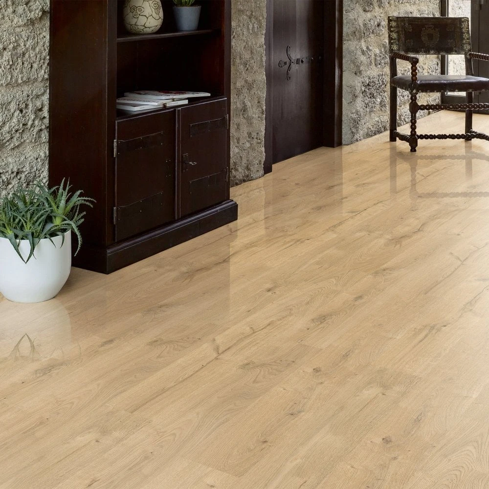 Kaindl Wild Oak - Easy Touch 8mm High Gloss Laminate Flooring (197311) 1 Kaindl Wild Oak - Easy Touch 8mm High Gloss Laminate Flooring (197311)